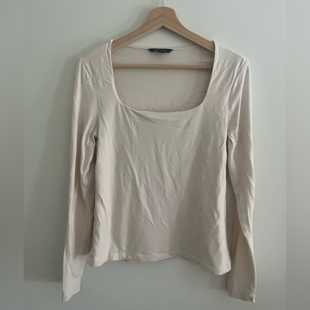 Banana republic size medium square neck cream long sleeve shirt